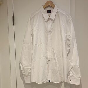 Untuckit Men's White Dress Shirt, size XXX-Large relaxed fit. Dry cleaned.